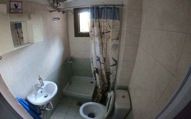 Arabas —  Hostel