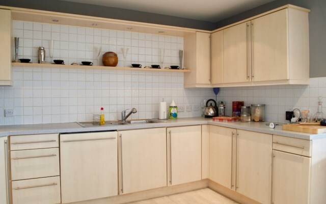 1 Bedroom Apartment With Balcony