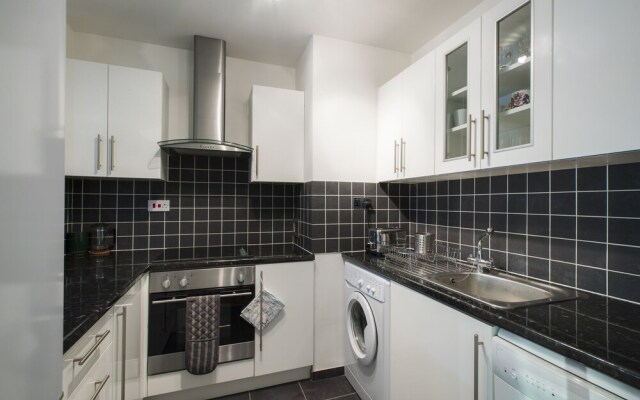 Sublime 1 bed Flat With Thames View