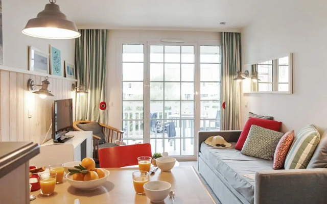 Flat on the Beach With Pool in Le Crotoy