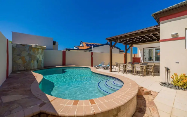 Sleeps 11 6 Bedrooms Privatepool Outdoor Dining