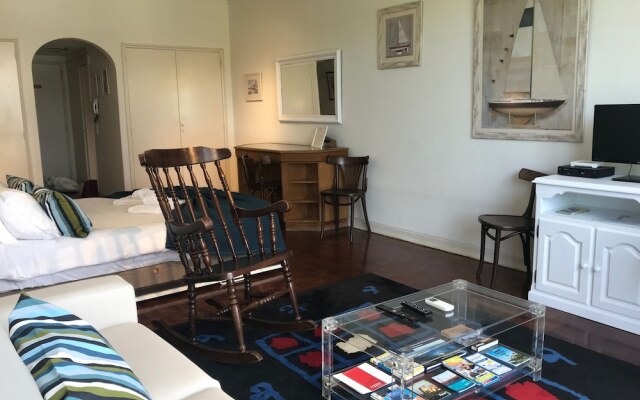 Rent4Rest Estoril Beachfront Apartments