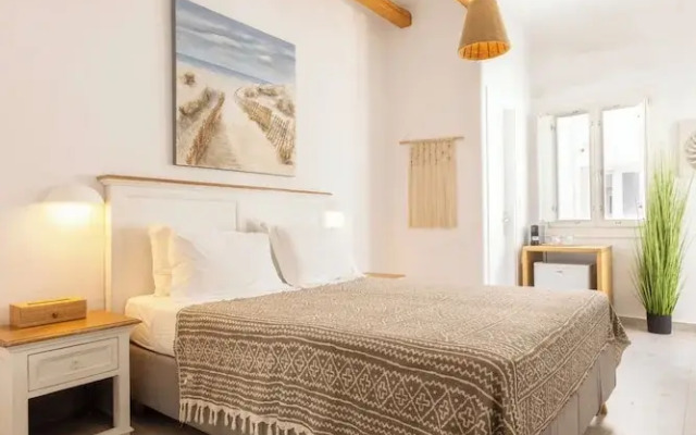 Parosquare Central Suites