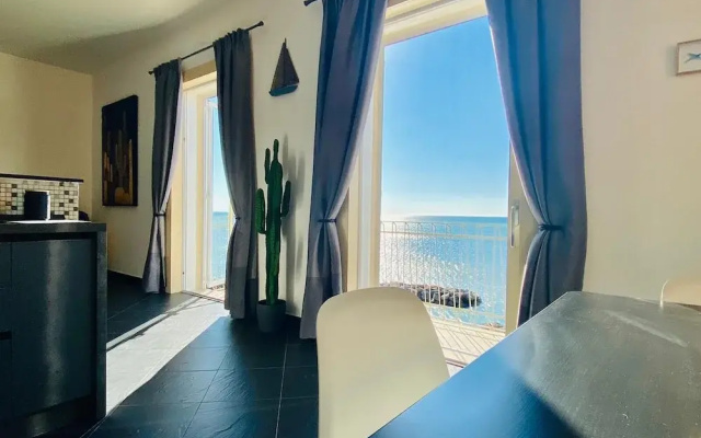 Sea View Apartment with balcony