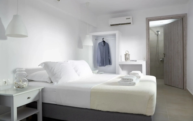Kythnos Bay Hotel