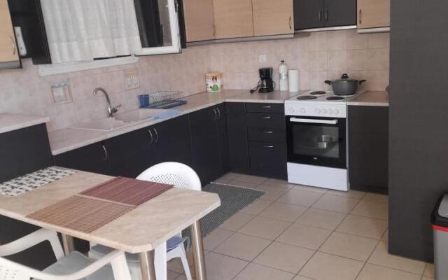 Apartment Mitrou 2