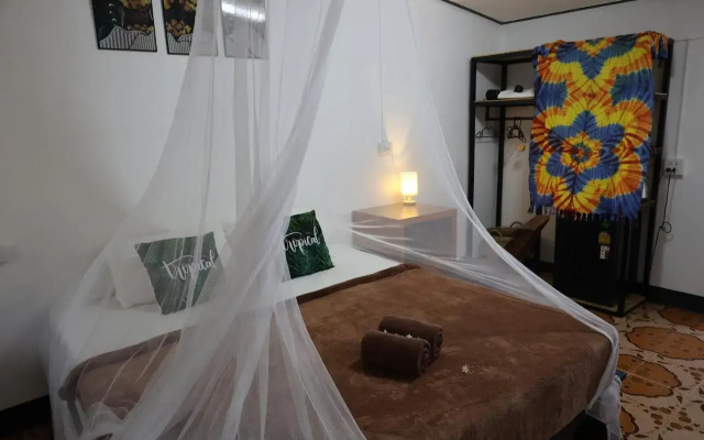 Bamboo Hut Bungalow - Adults Only