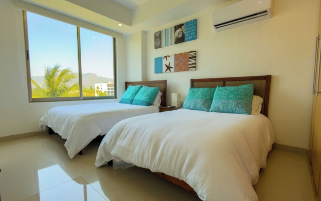 Luxury Condo with Private Beach 4BR