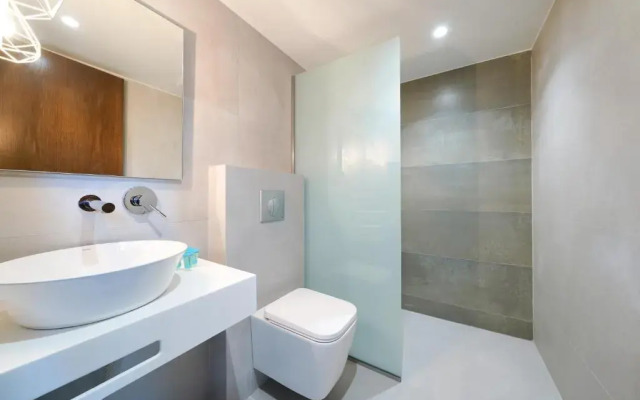 Miracle Suites by Klisma beach