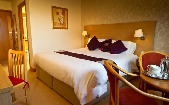 Classic Lodges - Bagden Hall Hotel