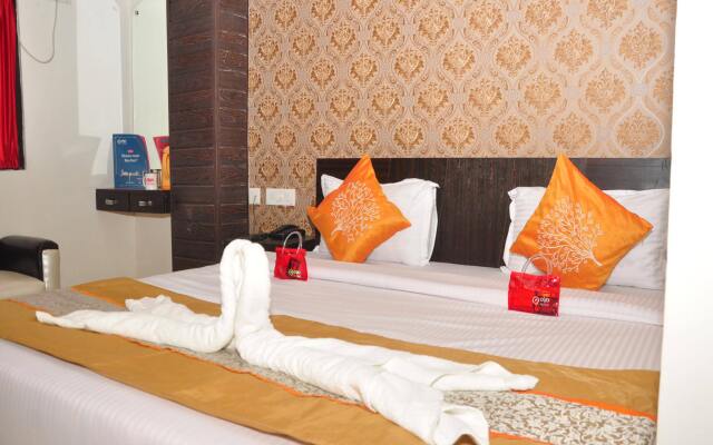 OYO 8766 Hotel DS Regency