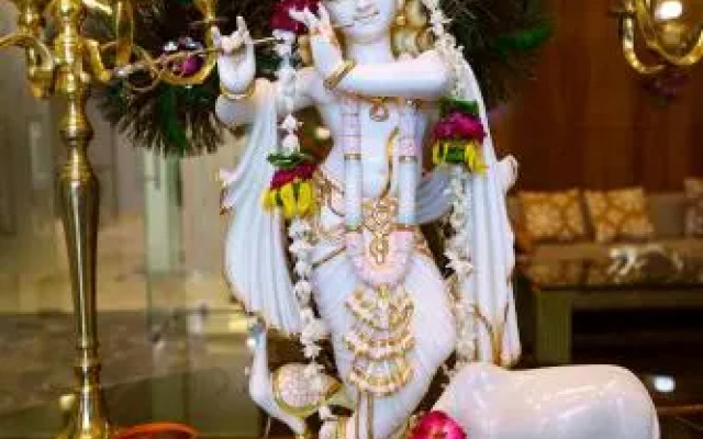 Vrindavan Cottages by Sheosante