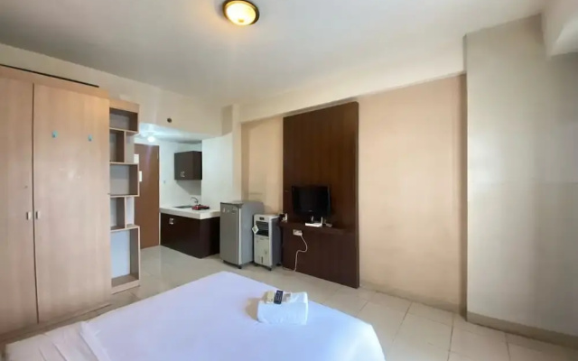 Affordable Studio Room Pool View Pinewood Jatinangor Apartment