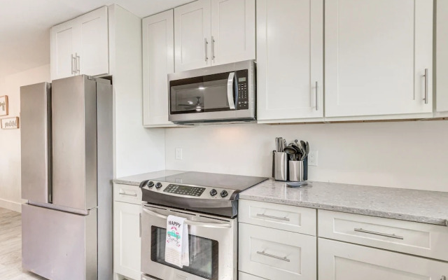 Modern Pensacola Home ~ 6 Mi to Beach!