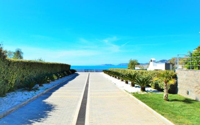 Loutraki Diamond beach house