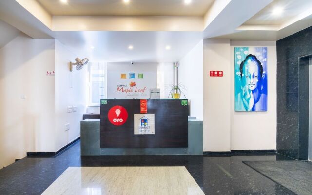 Capital O 490 Hotel Compact Maple Leaf