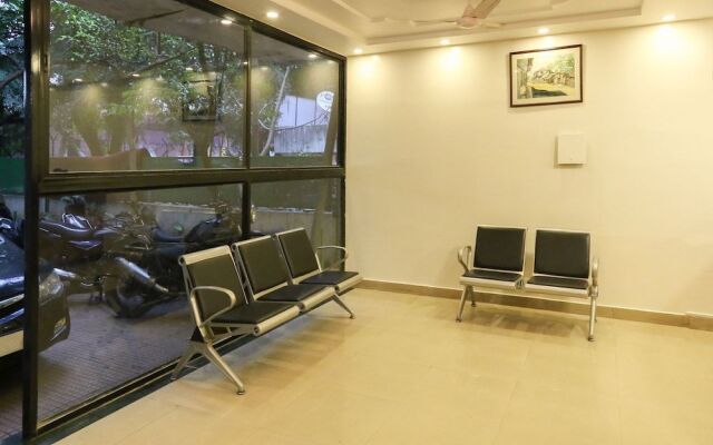 OYO 15090 Hotel Rajdeep