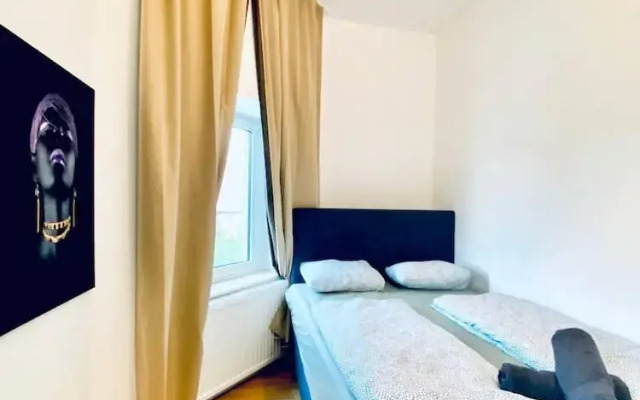 Spacious 4 BR Apt Perfect for Groups