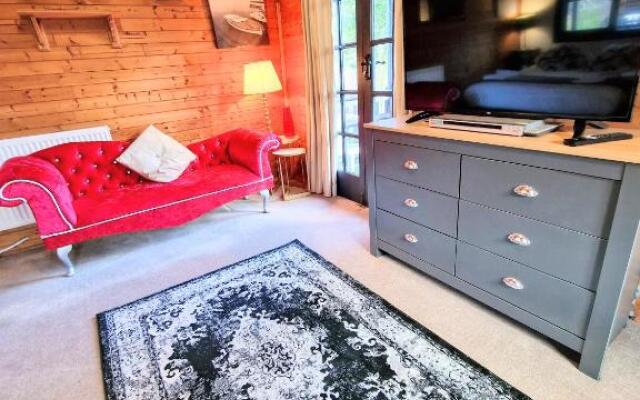 Otter 4 Hot Tub - HuntersMoon-Warminster-Bath-Salisbury