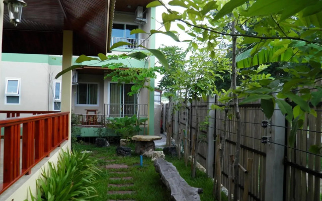 Ruen Narisra Resort