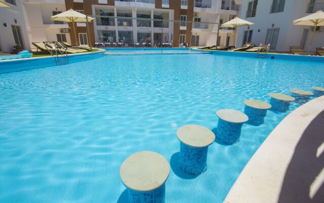 Aqua Palms Resort