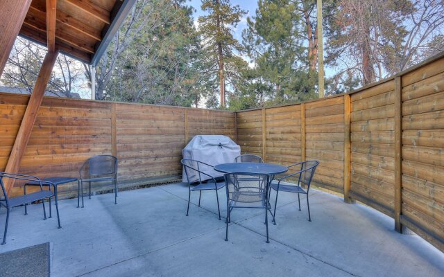 Urban Roundabout 2 Bedroom Home by RedAwning