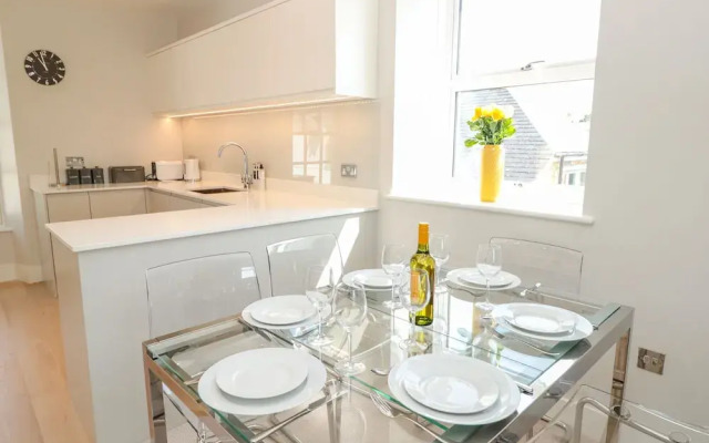 4 The Manor House, Hillfield Village