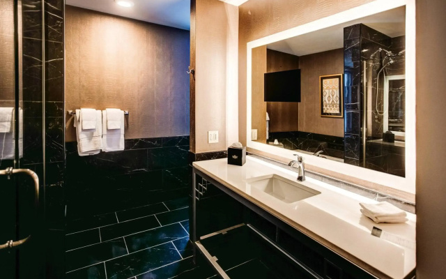 The Warrior Hotel, Autograph Collection