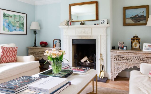 Impressive Country Estate Sleeps 17