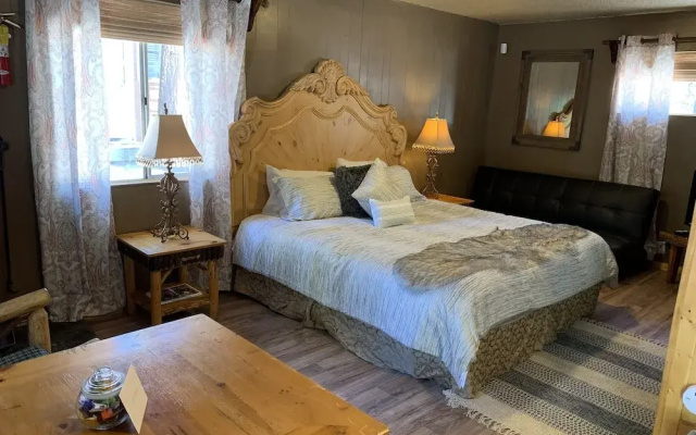 Grey Squirrel Resort