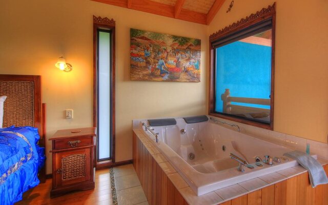 Maleny Tropical Retreat Balinese B&B