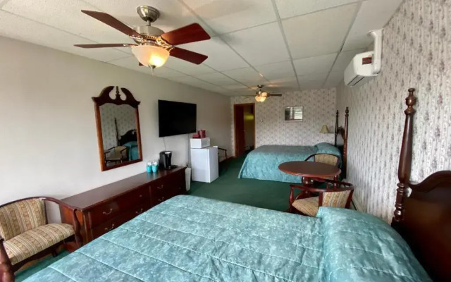 Sara Placid Inn & Suites