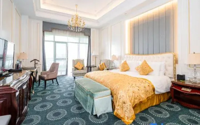 Hong bin Red Lotus Lake Hotel