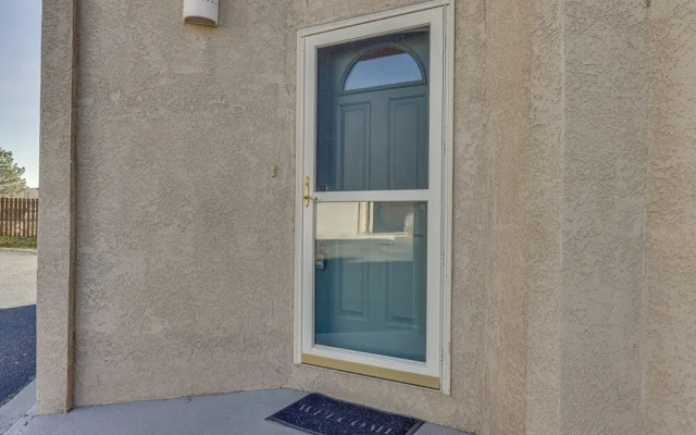 Colorado Springs Townhome ~ 7 Mi to Downtown!