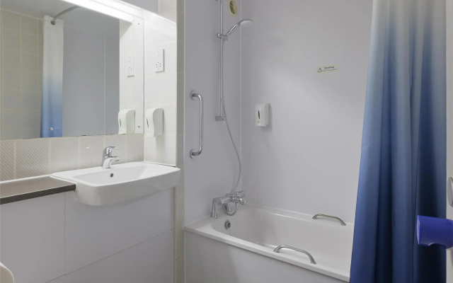 Travelodge Haydock St Helens