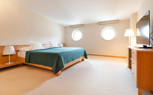 Roset Hotel & Residence