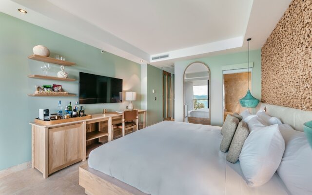 The Brown, Guatape, Autograph Collection