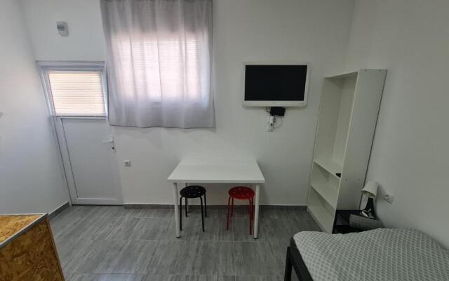 Budget Apartment LeLo Center1