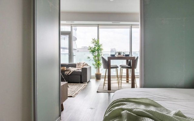 Quickstay - Trendy 2-Bedroom Condo (Amazing Cn Tower Views)