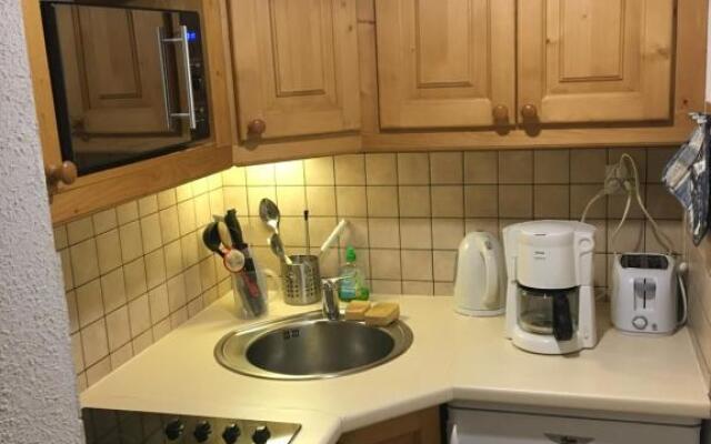 Skis Aux Pieds Station 1800 Dame Blanche