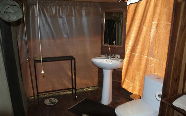 Bongwe Guesthouse and Camp