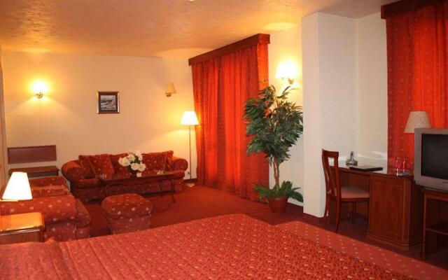 Maxi Park Hotel & Spa