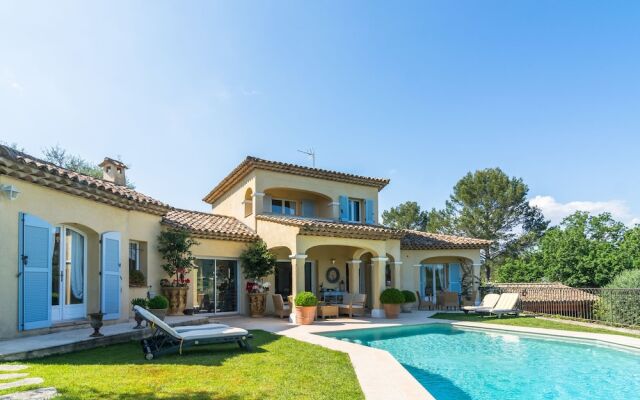 Luxurious Villa With Internet and Private Swimming Pool, Near Grasse