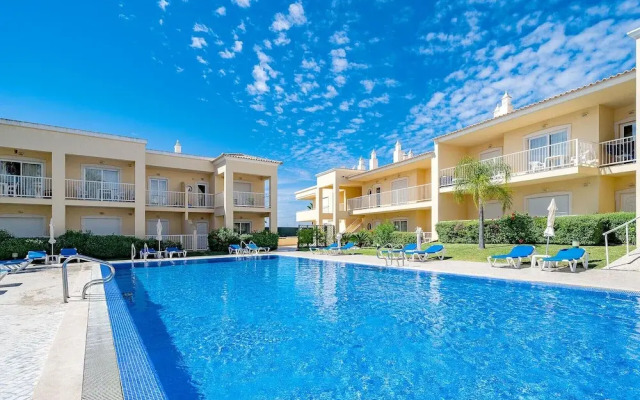 Albufeira Palm Tree With Pool by Homing