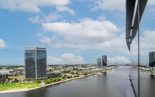 Melbourne Private Apartments - Collins Street Waterfront, Docklands