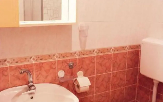 Valentino - With Pool - H