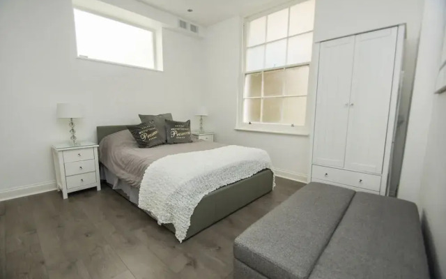 Sea Breeze Apartment Central by Brighton Holiday Lets