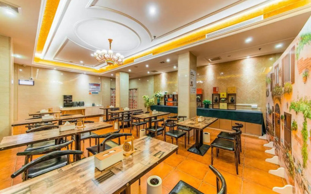 Vienna Hotel (Jieyang Rongcheng Jinxian Gate Tower)
