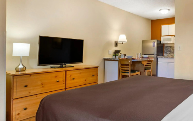 Suburban Studios Albuquerque Midtown - University