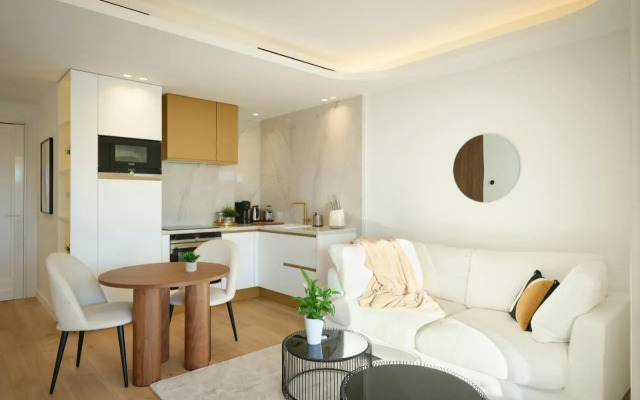 Hesperides Hyper Centre Croisette plage1